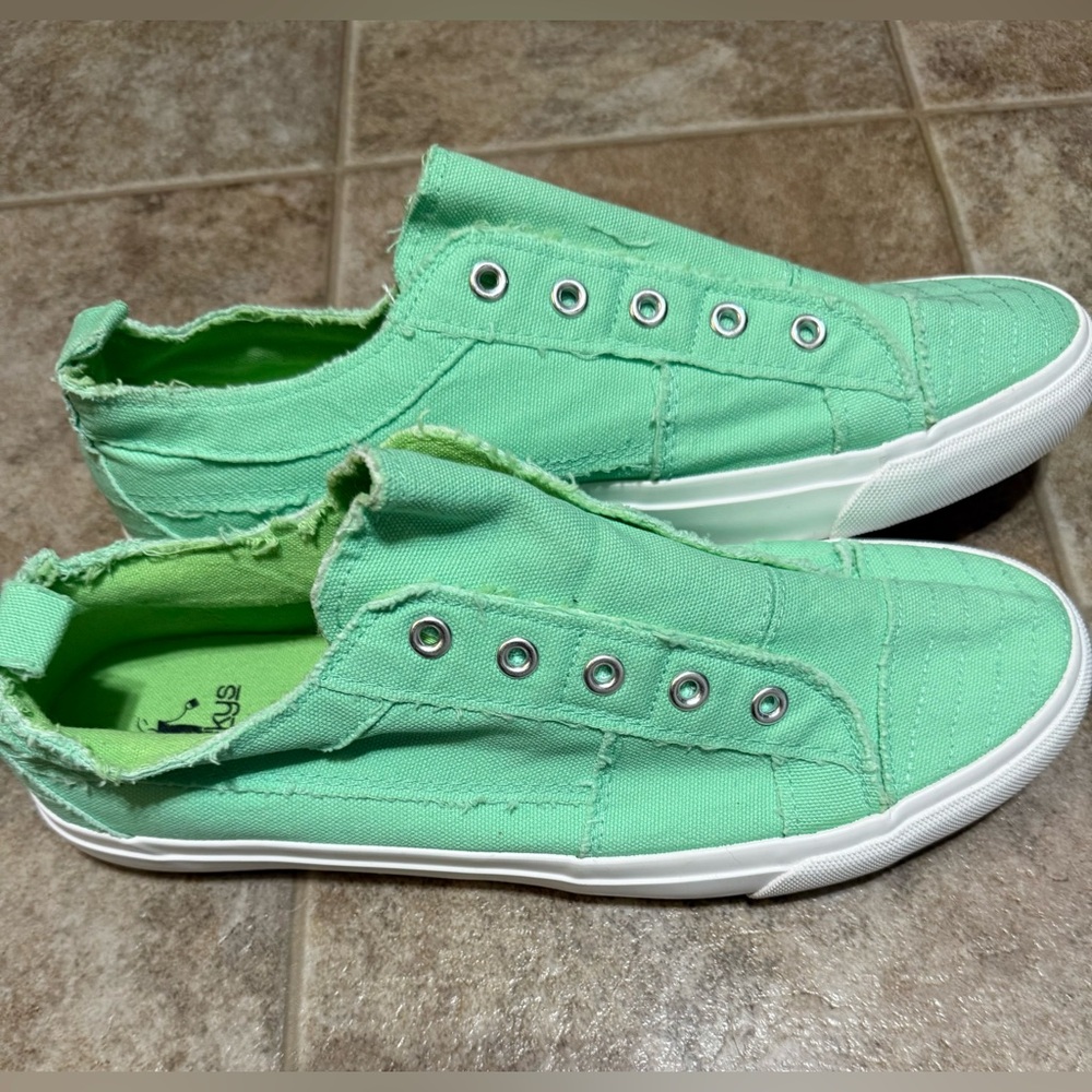 Mint Green Corkys